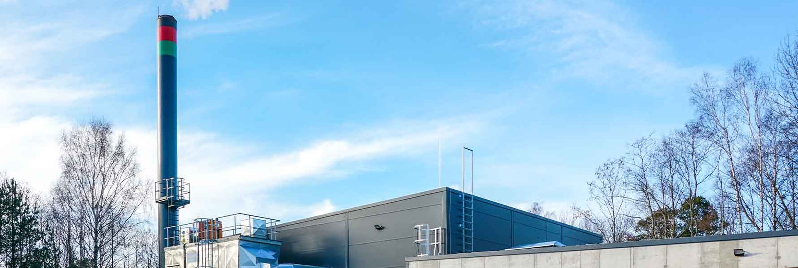 Vue extérieur d'une chaudière biomasse industrielle